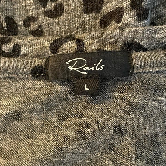 Rails Sami Long Sleeve V Neck Animal Print Top in Charcoal Linen Blend Size L - Picture 6 of 9